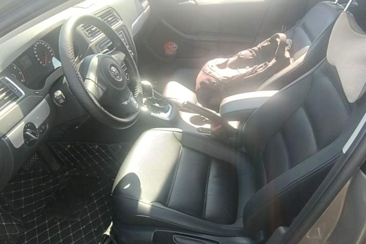 Used Volkswagen Sagitar 2014 Revised Version 1.6L Automatic Comfort Edition Left Front Seat