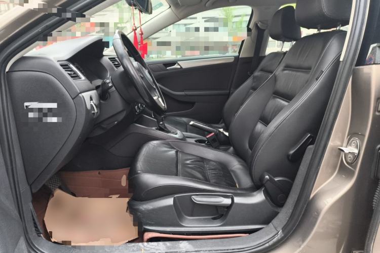 Used Volkswagen Sagitar 2014 1.6L Automatic Comfort Model Left Front Seat
