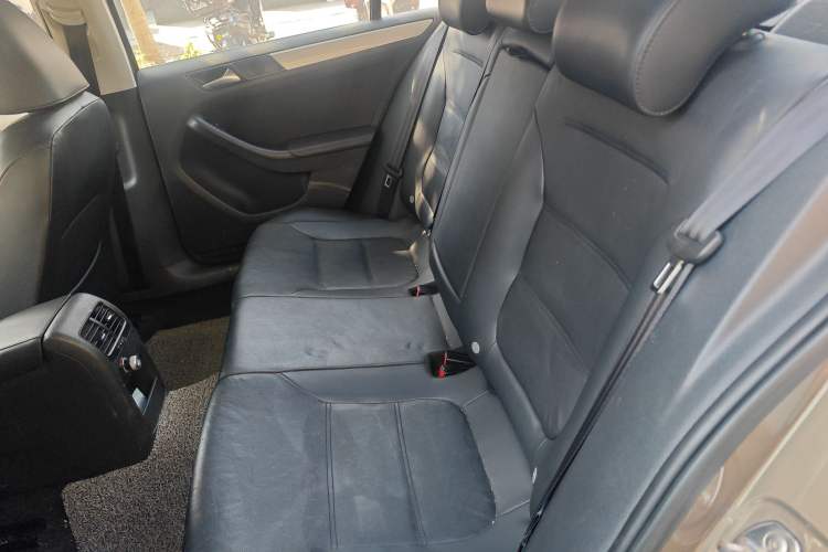 Used Volkswagen Sagitar 2014 Revised Version 1.6L Manual Comfort Edition Left Rear Seat