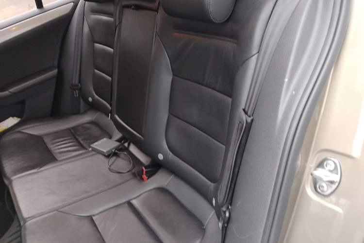Used Volkswagen Sagitar 2014 Revised Version 1.6L Automatic Comfort Edition Left Rear Seat