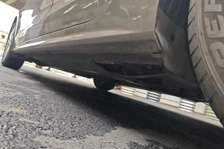 Used Volkswagen Sagitar 2014 Revised Version 1.6L Automatic Comfort Edition Left Side Sill