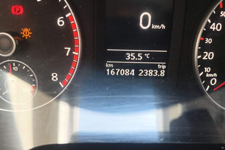 Used Volkswagen Sagitar 2014 Revised Version 1.4TSI Automatic Luxury Edition Odometer Close Up
