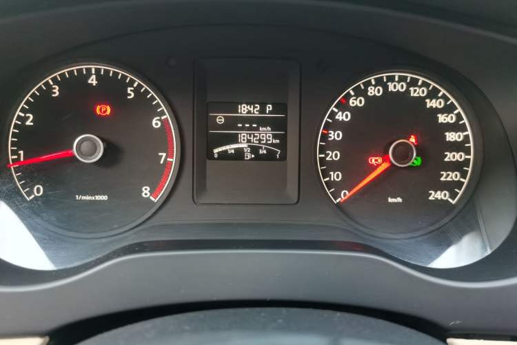 Used Volkswagen Sagitar 2014 1.6L Automatic Comfort Model Odometer Close Up