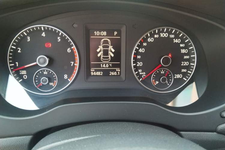 Used Volkswagen Sagitar 2014 Revised Version 1.4TSI Automatic Luxury Edition Odometer Close Up