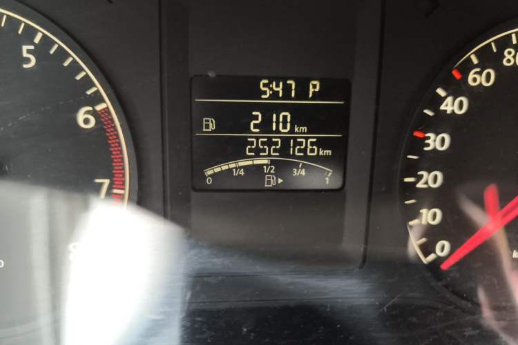 Used Volkswagen Sagitar 2014 1.6L Automatic Comfort Model Odometer Close Up