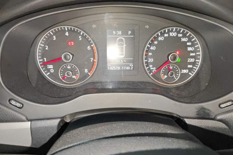 Used Volkswagen Sagitar 2014 Revised Version 1.4TSI Automatic Luxury Edition Odometer Close Up