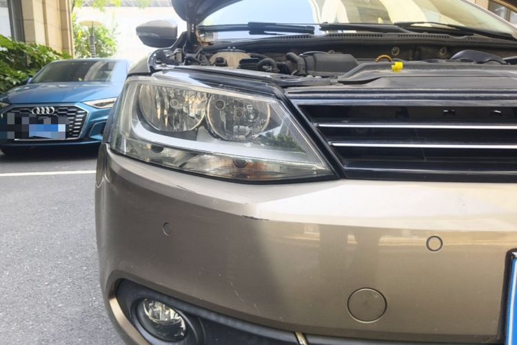 Used Volkswagen Sagitar 2014 Revised Version 1.4TSI Automatic Luxury Edition Right Front Headlight