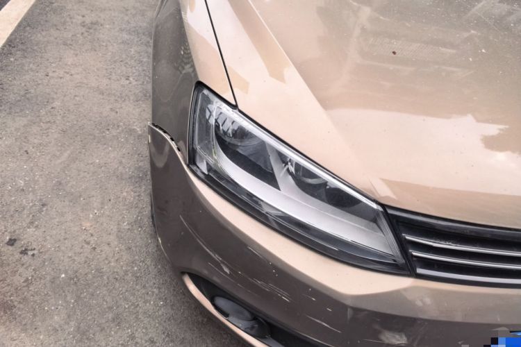 Used Volkswagen Sagitar 2014 Revised Version 1.6L Automatic Comfort Edition Right Front Headlight