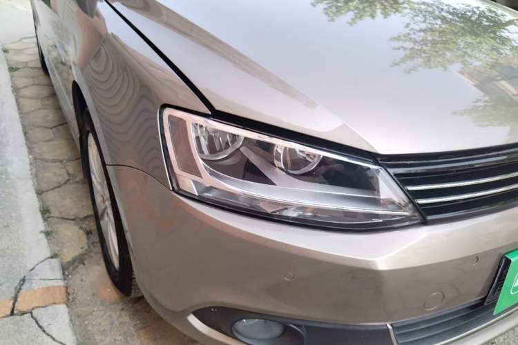 Used Volkswagen Sagitar 2014 Revised Version 1.4TSI Automatic Luxury Edition Right Front Headlight