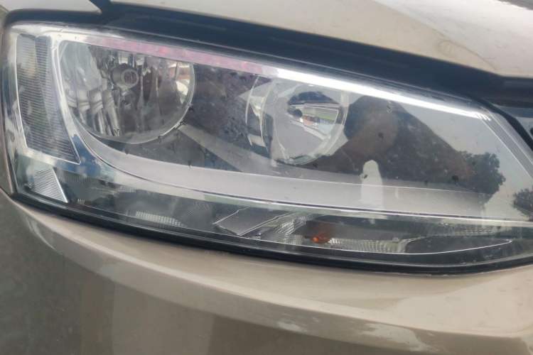 Used Volkswagen Sagitar 2014 1.6L Automatic Comfort Model Right Front Headlight