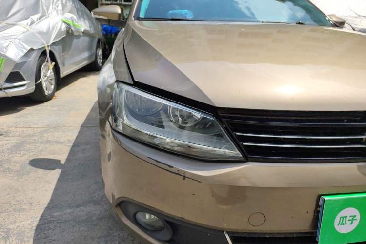 Used Volkswagen Sagitar 2014 1.6L Automatic Comfort Model Right Front Headlight