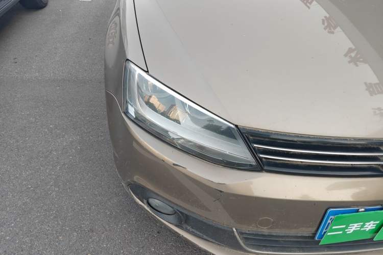 Used Volkswagen Sagitar 2014 Revised Version 1.6L Automatic Comfort Edition Right Front Headlight