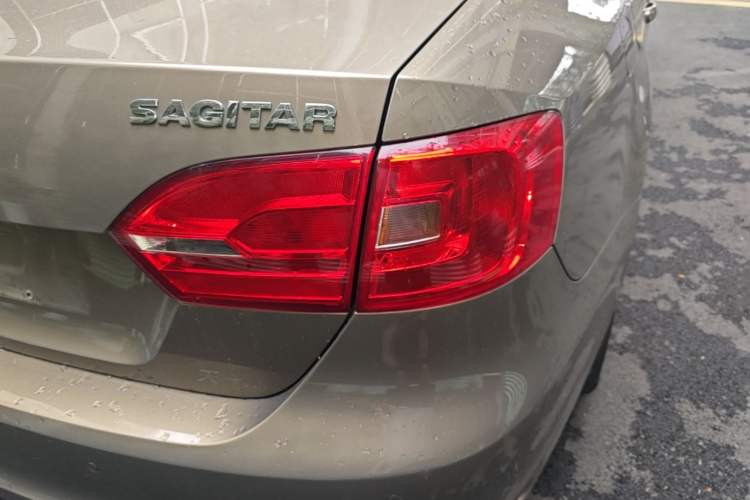 Used Volkswagen Sagitar 2014 Revised Version 1.6L Automatic Comfort Edition Right Rear Taillight