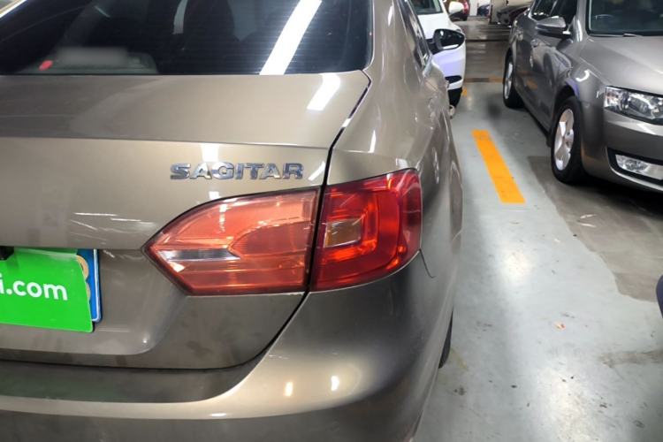 Used Volkswagen Sagitar 2014 Revised Version 1.6L Manual Leading Edition Right Rear Taillight