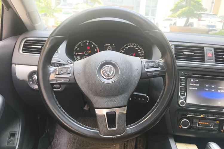 Used Volkswagen Sagitar 2014 Revised Version 1.4TSI Automatic Luxury Edition Steering Wheel