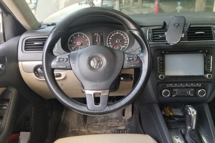 Used Volkswagen Sagitar 2014 1.4TSI Automatic Luxury Model Steering Wheel