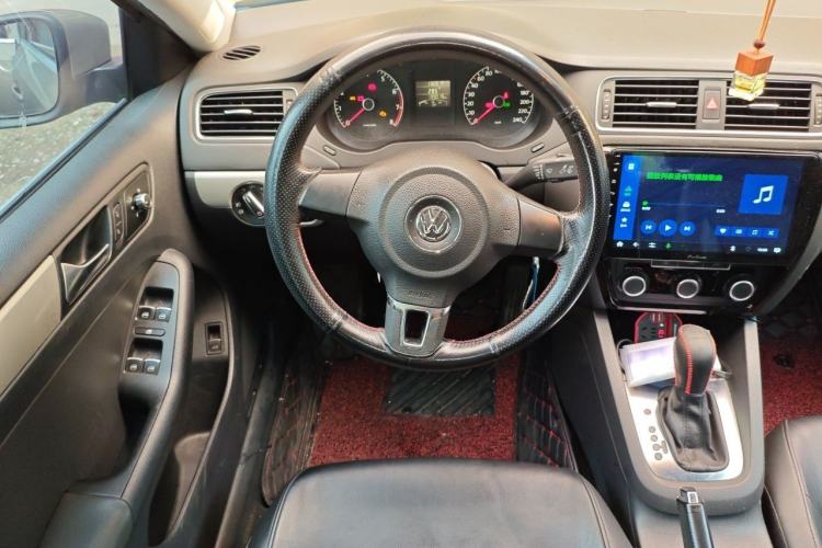 Used Volkswagen Sagitar 2014 1.6L Automatic Comfort Model Steering Wheel