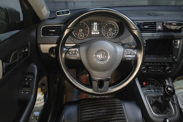 Used Volkswagen Sagitar 2014 Revised Version 1.4TSI Manual Luxury Edition Steering Wheel