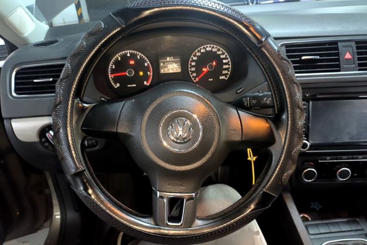 Used Volkswagen Sagitar 2014 Revised Version 1.6L Manual Leading Edition Steering Wheel