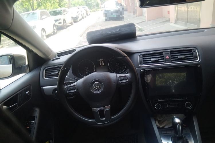 Used Volkswagen Sagitar 2014 Revised Version 1.4TSI Automatic Luxury Edition Steering Wheel
