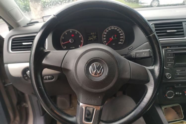 Used Volkswagen Sagitar 2014 1.6L Automatic Comfort Model Steering Wheel