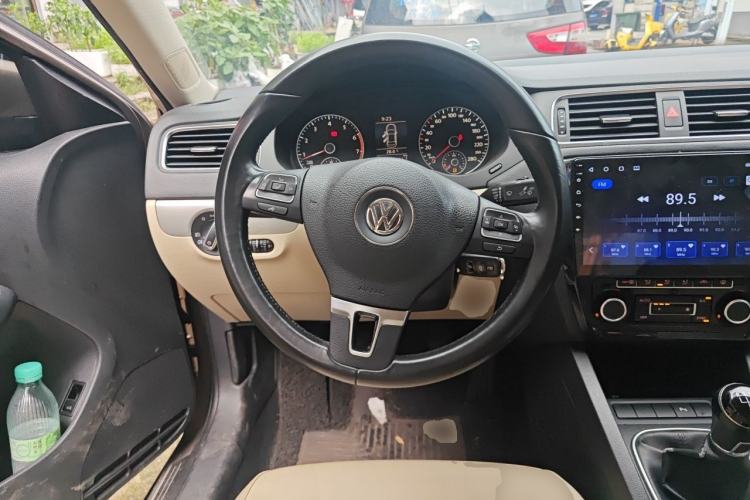 Used Volkswagen Sagitar 2014 1.4TSI Manual Luxury Model Steering Wheel