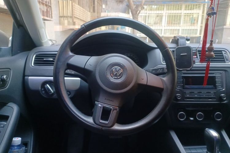 Used Volkswagen Sagitar 2014 1.6L Automatic Comfort Model Steering Wheel