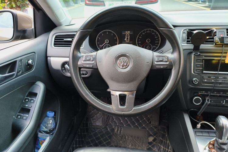 Used Volkswagen Sagitar 2014 1.4TSI Automatic Luxury Model Steering Wheel