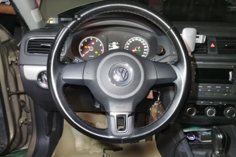 Used Volkswagen Sagitar 2014 Revised Version 1.6L Automatic Leading Edition Steering Wheel