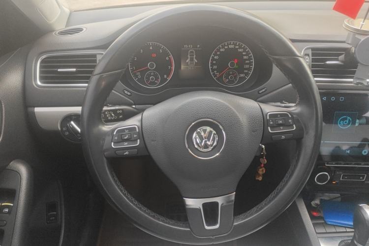 Used Volkswagen Sagitar 2014 Revised Version 1.4TSI Automatic Luxury Edition Steering Wheel