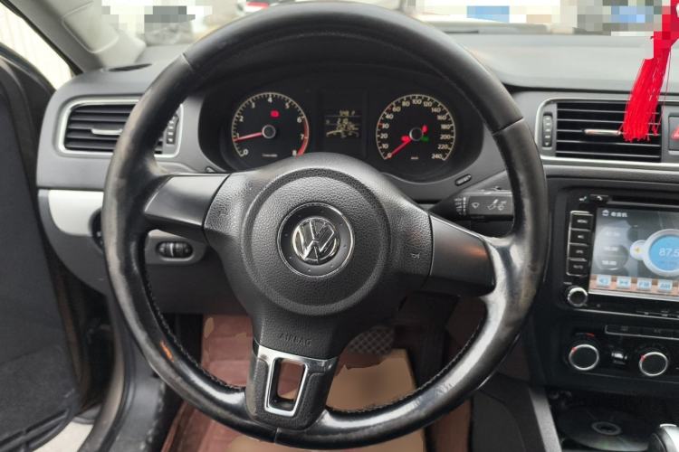 Used Volkswagen Sagitar 2014 1.6L Automatic Comfort Model Steering Wheel