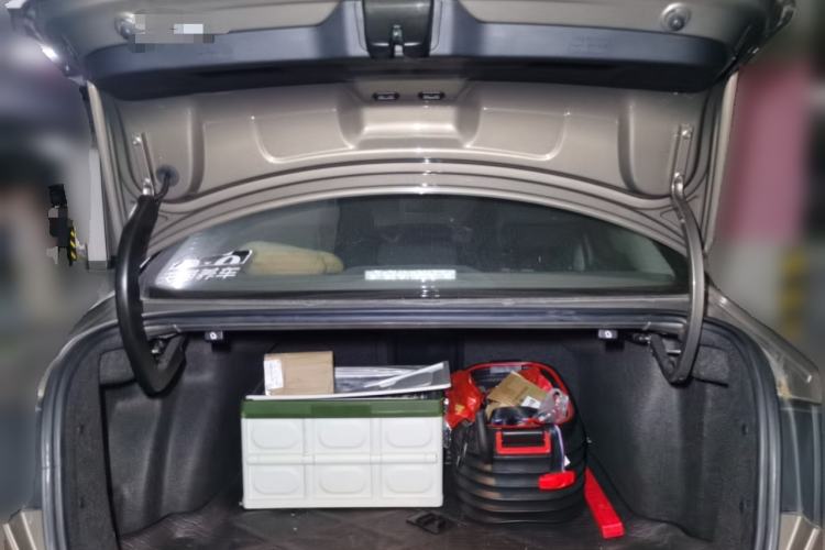 Used Volkswagen Sagitar 2014 Revised Version 1.6L Automatic Leading Edition Trunk