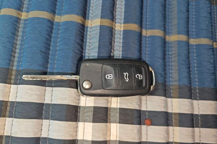 Used Volkswagen Sagitar 2014 Revised Version 1.6L Automatic Comfort Edition Vehicle Key