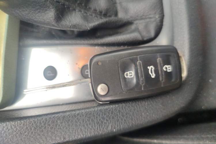 Used Volkswagen Sagitar 2014 1.6L Automatic Comfort Model Vehicle Key
