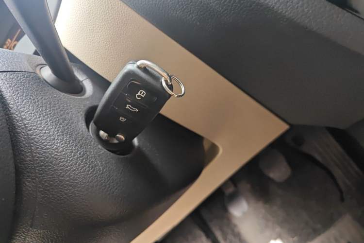 Used Volkswagen Sagitar 2014 1.4TSI Manual Luxury Model Vehicle Key