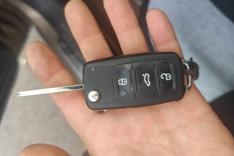 Used Volkswagen Sagitar 2014 Revised Version 1.4TSI Automatic Luxury Edition Vehicle Key