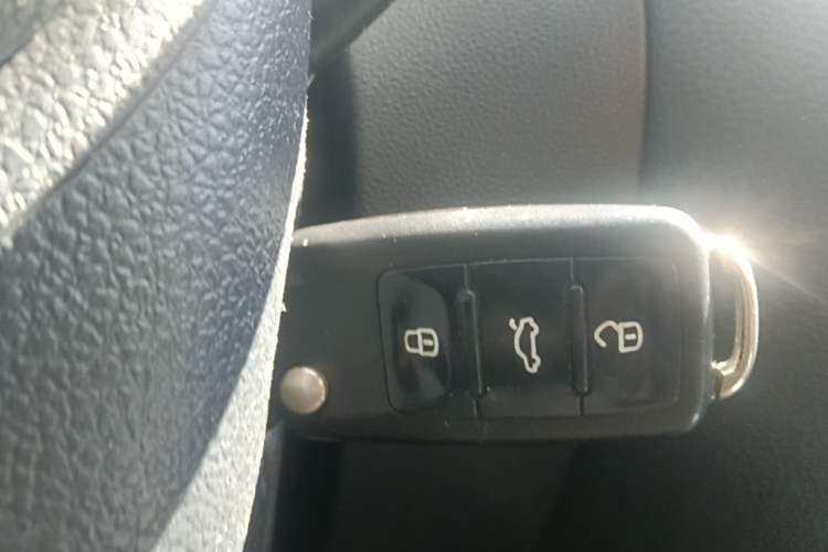 Used Volkswagen Sagitar 2014 Revised Version 1.6L Automatic Comfort Edition Vehicle Key