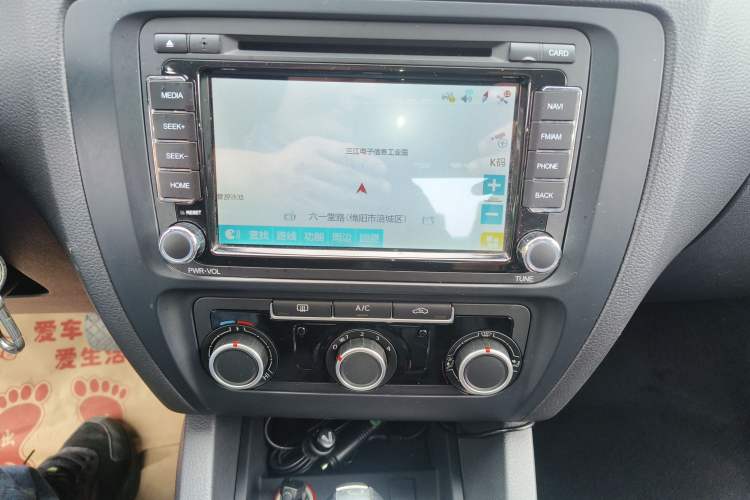 Used Volkswagen Sagitar 2014 Revised Version 1.6L Automatic Comfort Edition Audio And AC Panel