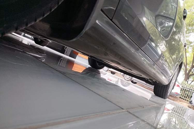 Used Volkswagen Sagitar 2014 1.6L Manual Comfort Model Chassis Front Left