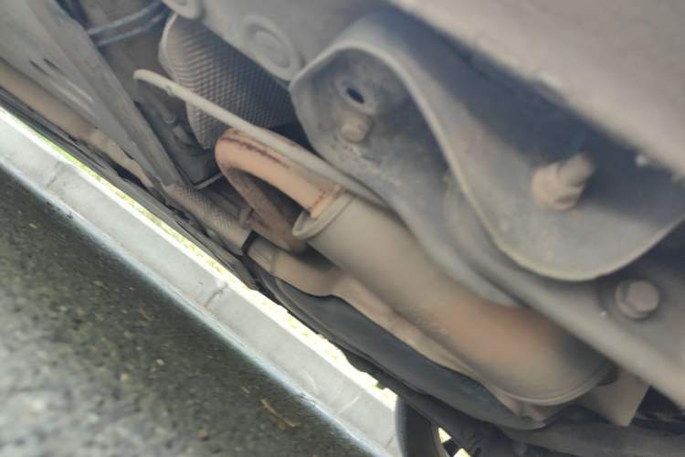 Used Volkswagen Sagitar 2014 1.6L Automatic Comfort Model Chassis Rear Left