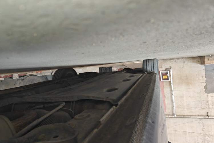 Used Volkswagen Sagitar 2014 1.6L Automatic Comfort Model Chassis Rear Left