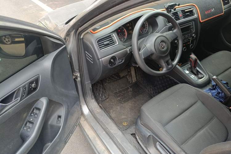 Used Volkswagen Sagitar 2014 1.4TSI Automatic Fashion Edition Driver Seat