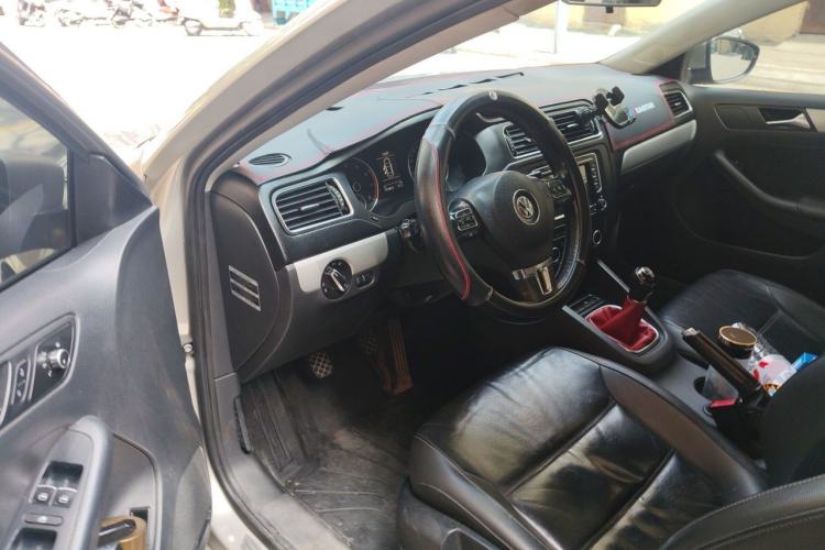Used Volkswagen Sagitar 2014 1.4TSI Manual Luxury Model Driver Seat