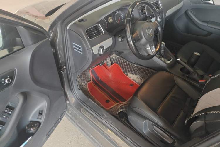 Used Volkswagen Sagitar 2014 1.6L Automatic Comfort Model Driver Seat