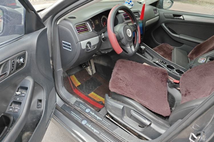 Used Volkswagen Sagitar 2014 1.6L Automatic Comfort Model Driver Seat