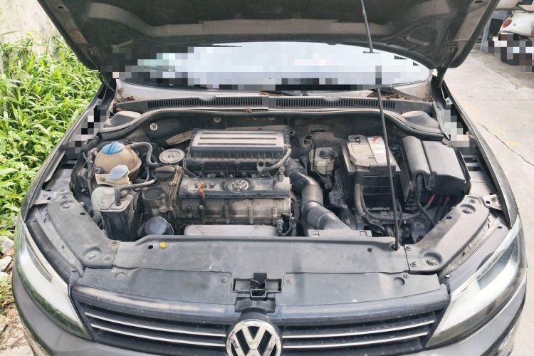 Used Volkswagen Sagitar 2014 Revised Version 1.6L Manual Comfort Edition Engine Bay