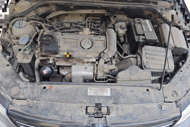 Used Volkswagen Sagitar 2014 1.4TSI Manual Luxury Model Engine Bay