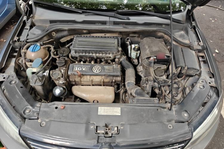 Used Volkswagen Sagitar 2014 Revised Version 1.6L Manual Comfort Edition Engine Bay