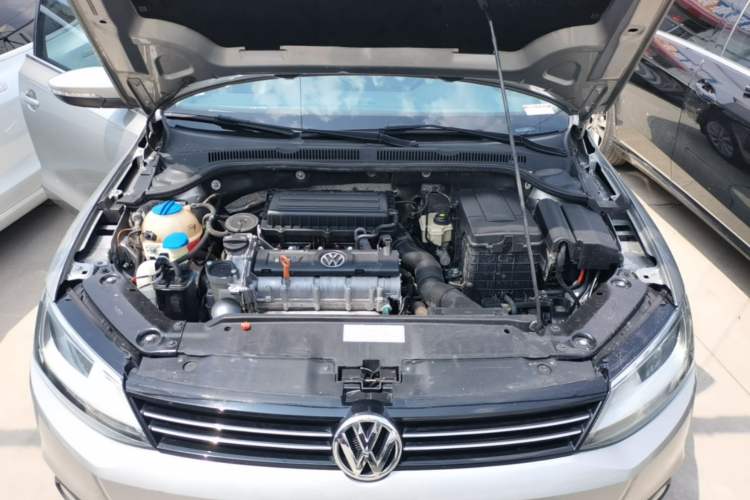 Used Volkswagen Sagitar 2014 Revised Version 1.6L Automatic Comfort Edition Engine Bay