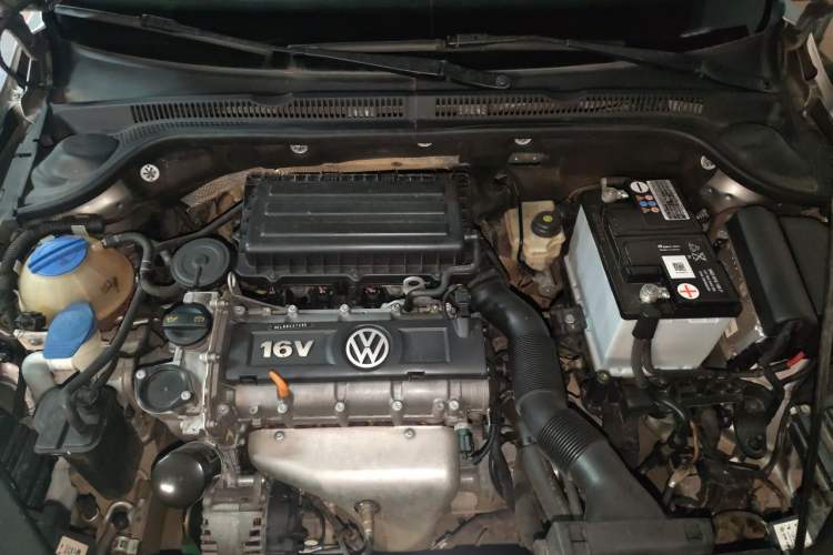 Used Volkswagen Sagitar 2014 Revised Version 1.6L Manual Comfort Edition Engine Bay